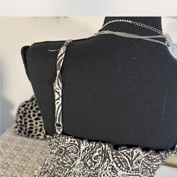 No Boundaries Black and White Paisley Mini Dress - Picture 5 of 6